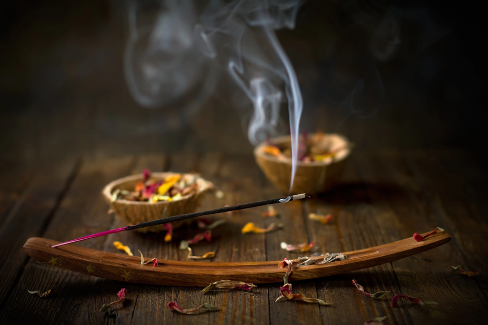 Depositphotos_13197627_S Japanese incense