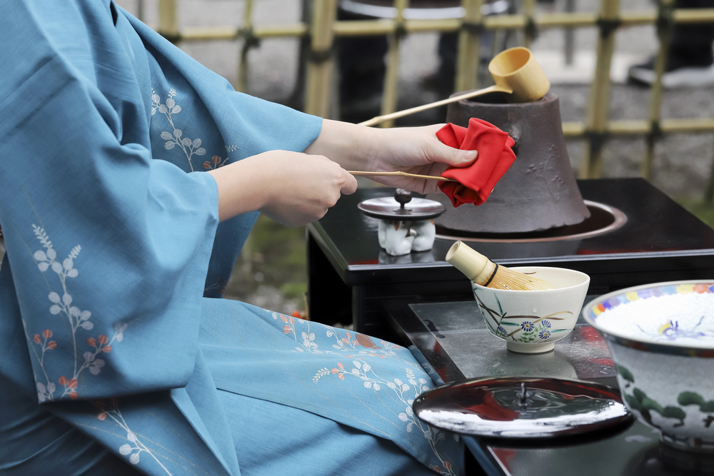 traditional tea ceremony in japan