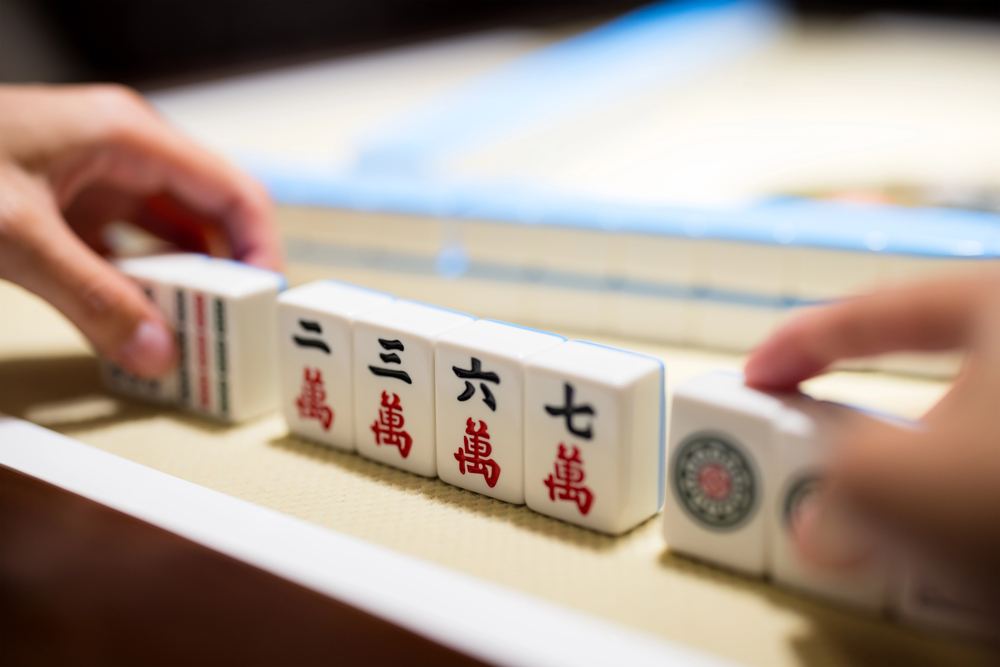 Play majong in hong kong
